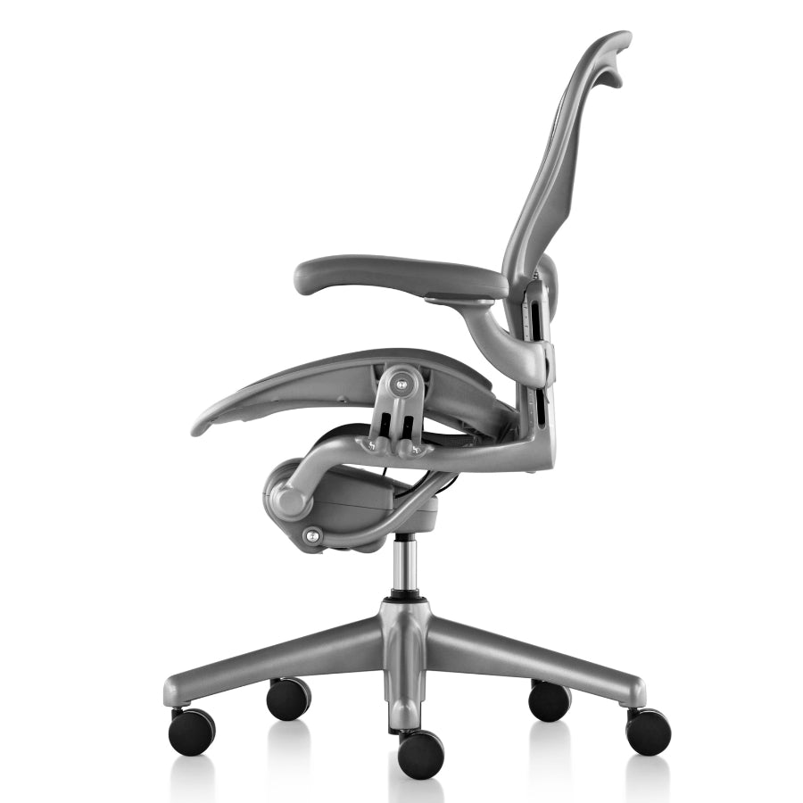 Chaise Herman Miller Aeron Classic (Titane) remise à neuf